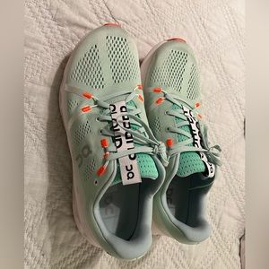 On Cloud Cloudsurfer Creek/White Mens Size 11